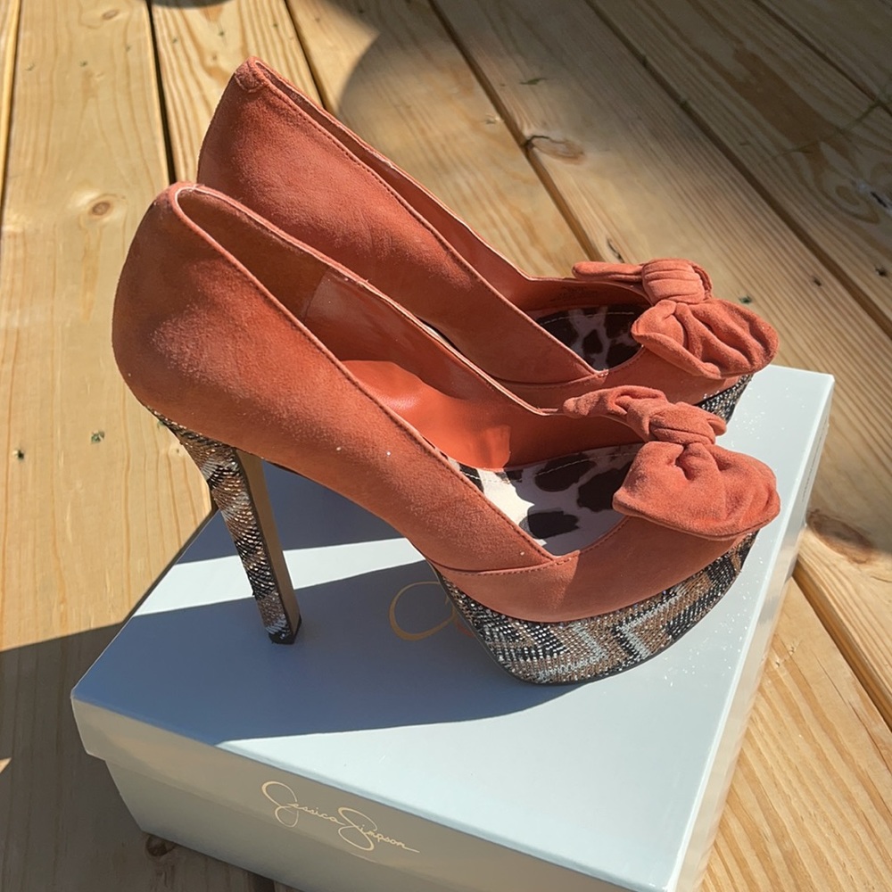 Heels - Picture 2 of 4